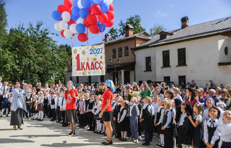 В Старице Татьяна Голикова, Игорь Руденя и Виктор Христенко поздравили будущих первоклассников с предстоящим началом учебного года