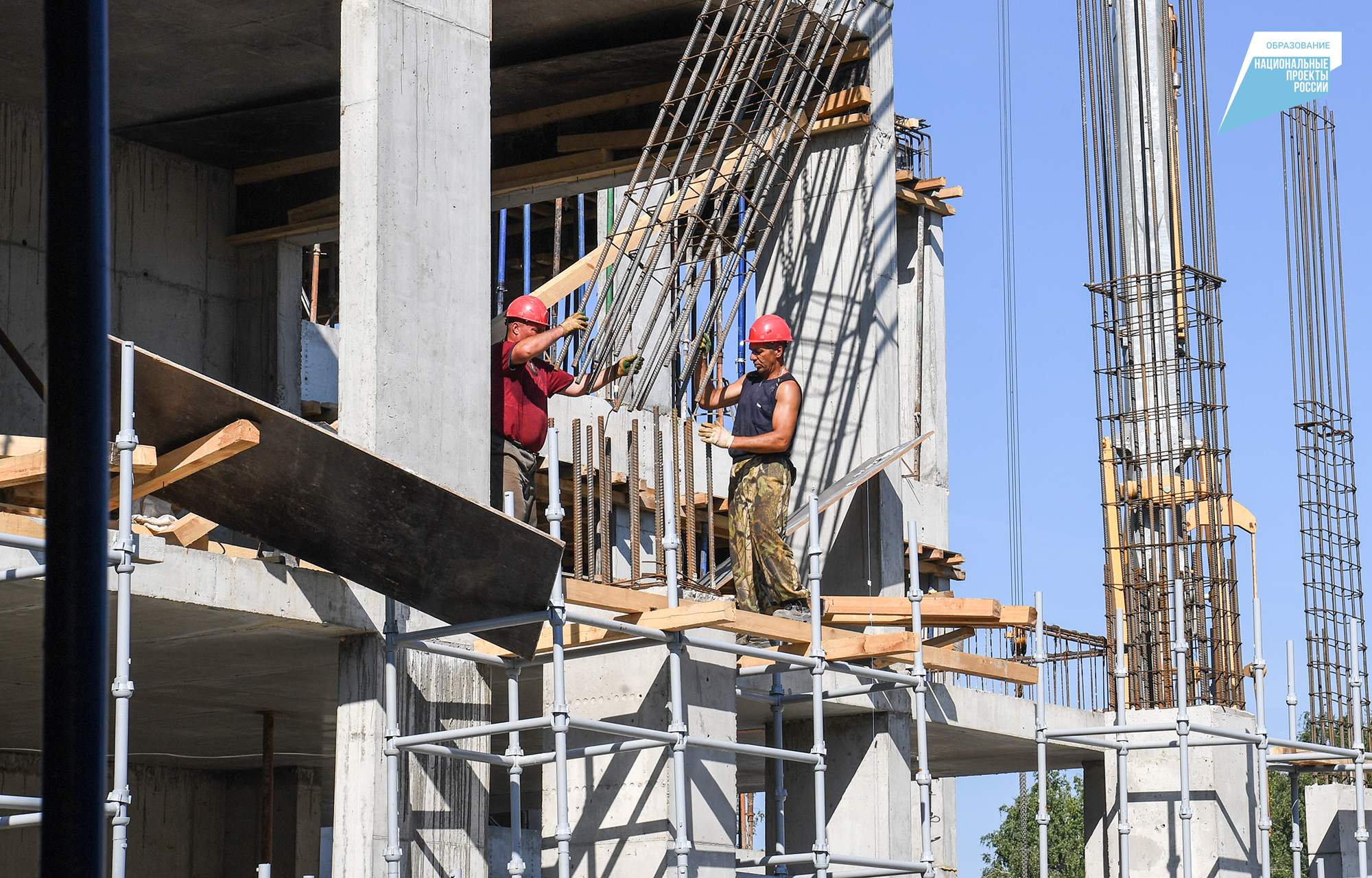 В Твери на улице Цветочная строят школу на 1224 места