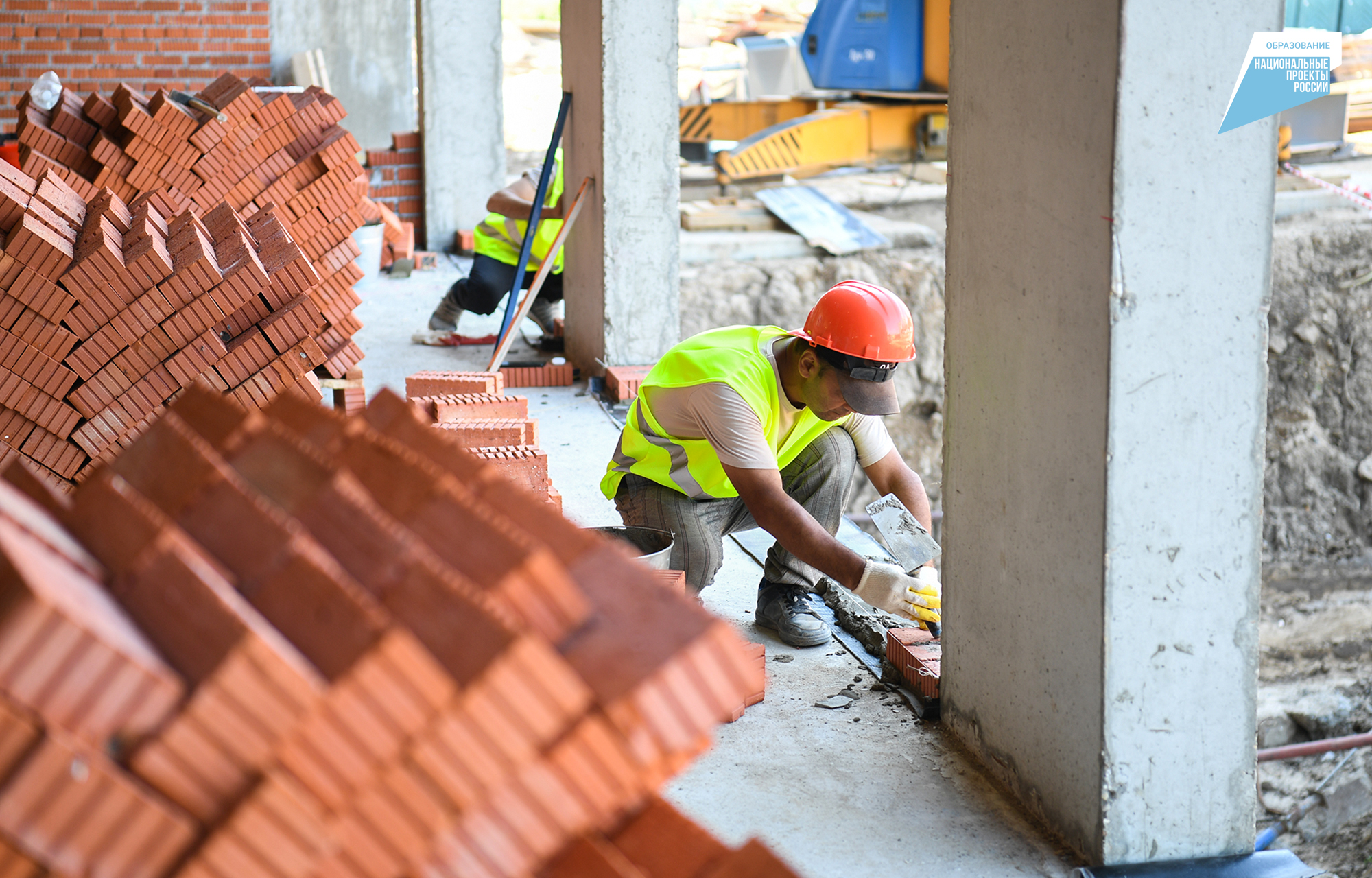 В Твери на улице Цветочная строят школу на 1224 места