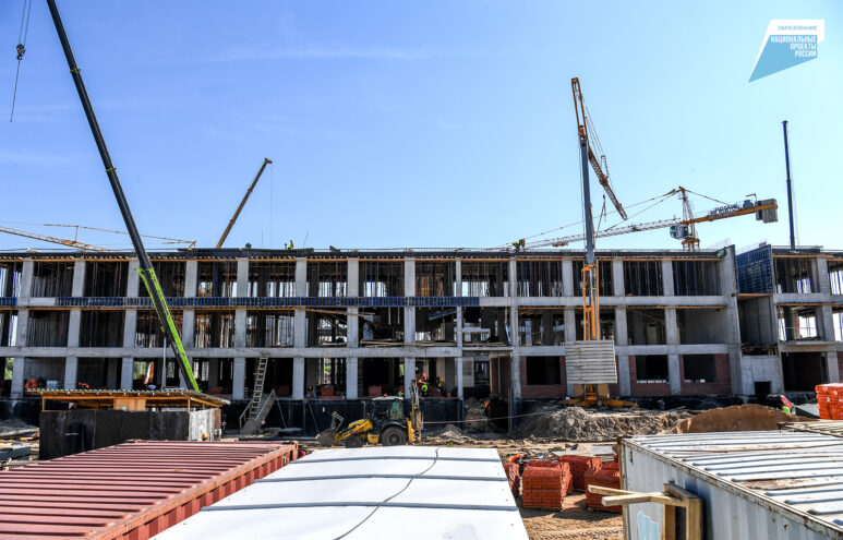 В Твери на улице Цветочная строят школу на 1224 места В Твери на улице Цветочная строят школу на 1224 места