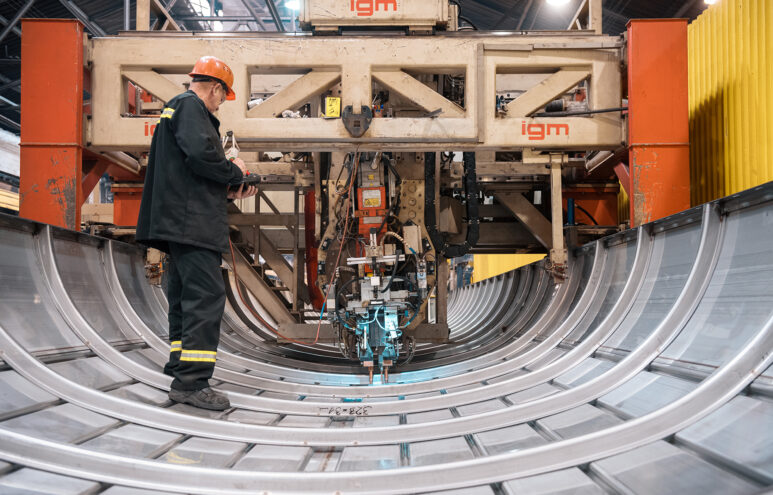 Игорь Руденя поздравил сотрудников и ветеранов ТВЗ со 125-летием со дня основания предприятия Игорь Руденя поздравил сотрудников и ветеранов ТВЗ со 125-летием со дня основания предприятия