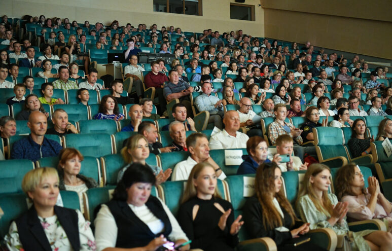 В Твери наградили лучших специалистов спортивной сферы региона В Твери наградили лучших специалистов спортивной сферы региона