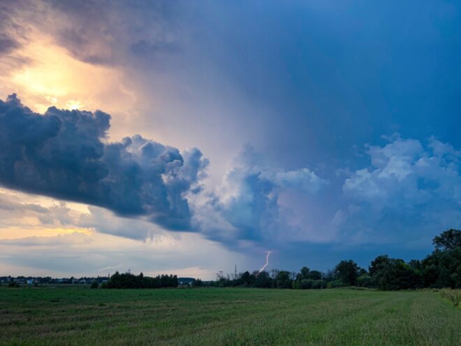 В среду в Тверской области разразится гроза