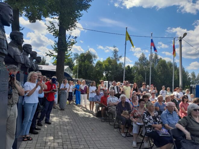 В Ржеве отметили 80-летие первого салюта в годы Великой Отечественной войны