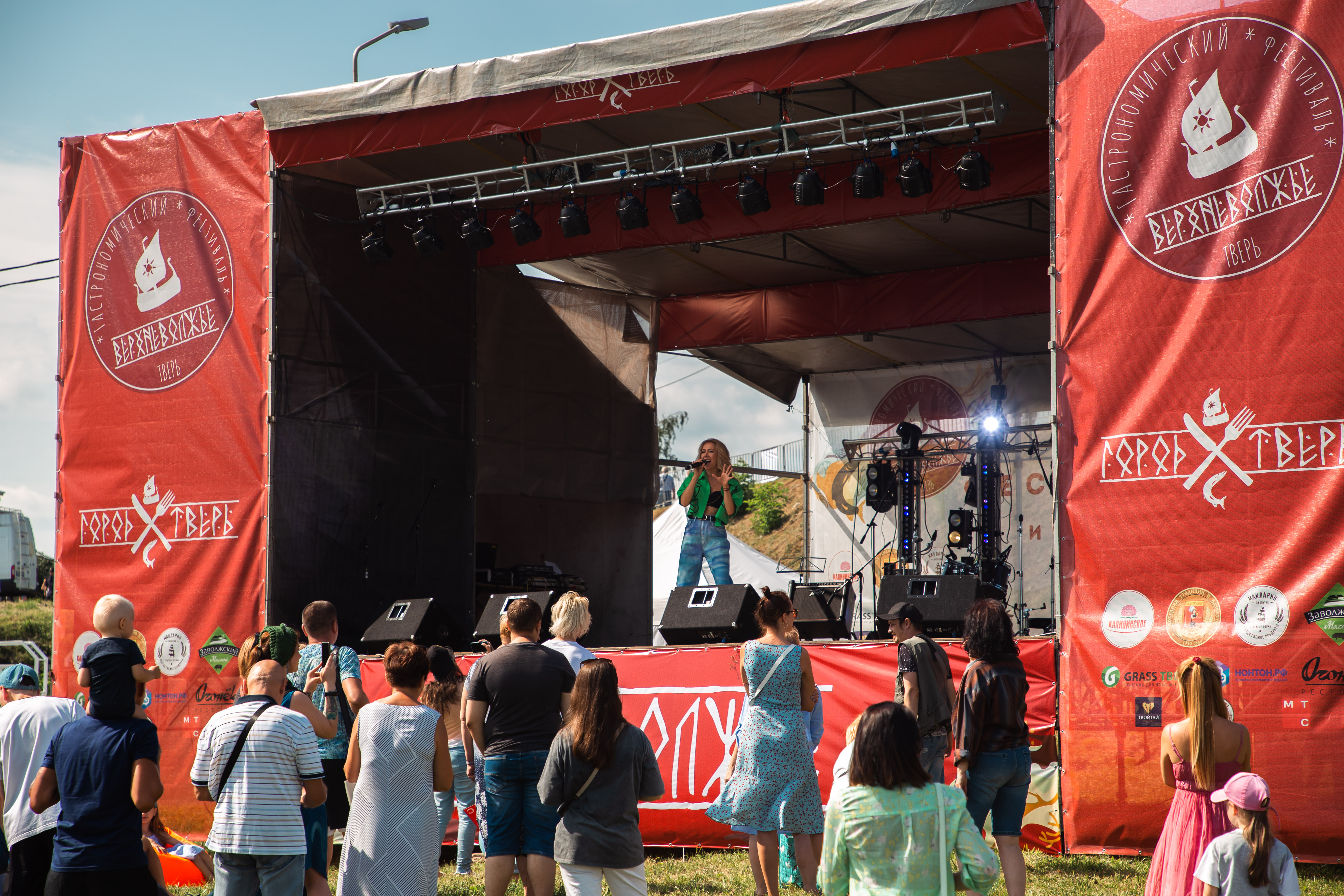 Квест-окрошка и Карина Кокс: Чем запомнился гастрономический фестиваль "Верхневолжье"
