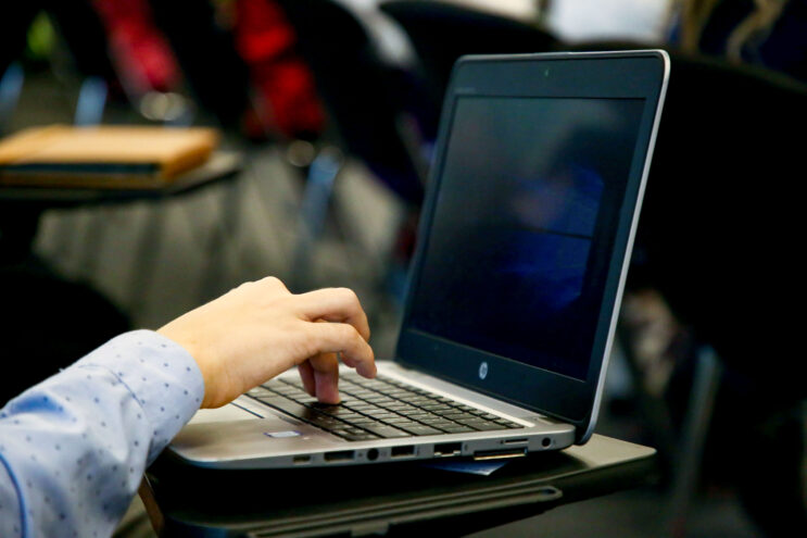 Жители Тверской области могут обратиться к нотариусу через «Госуслуги»