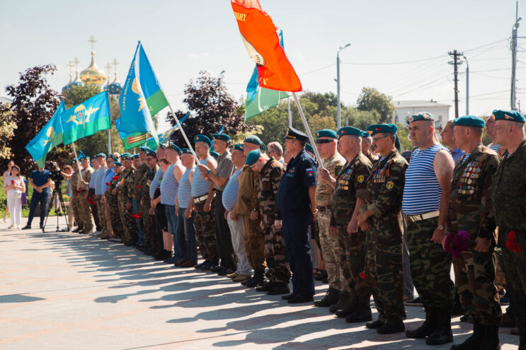 В Твери торжественно отметили 93-ю годовщину со дня основания Воздушно-десантных войск