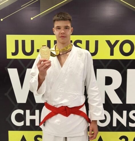 Спортсмен из Ржевского округа взял золото на первенстве мира по джиу-джитсу
