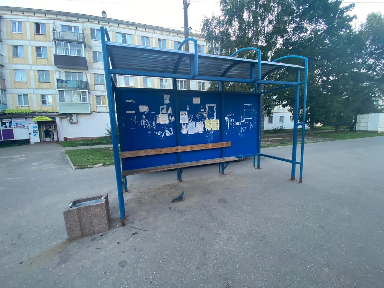 В Калязине мужчина по неизвестной причине избил до смерти бабушку на остановке