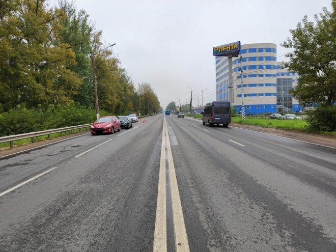 В Твери на Московском шоссе столкнулись Мини Купер и Пежо В Твери на Московском шоссе столкнулись Мини Купер и Пежо