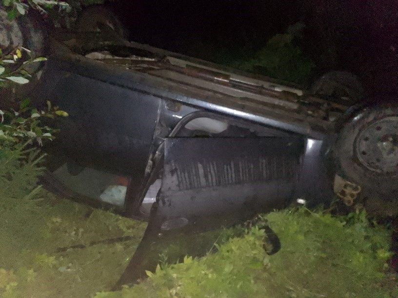 В Спировском районе машина перевернулась в кювете В Спировском районе машина перевернулась в кювете