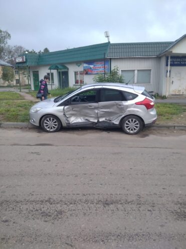 В Нелидово водитель Форда не захотел уступать дорогу и сам пострадал в аварии В Нелидово водитель Форда не захотел уступать дорогу и сам пострадал в аварии
