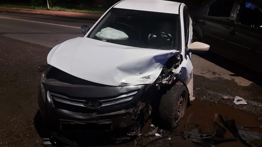 В Твери в столкновении двух автомобилей пострадал человек