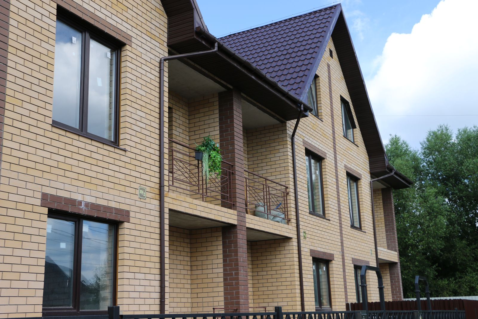 Что выбрать и как купить: обзор жилых комплексов и таунхаусов в Твери и вблизи областного центра