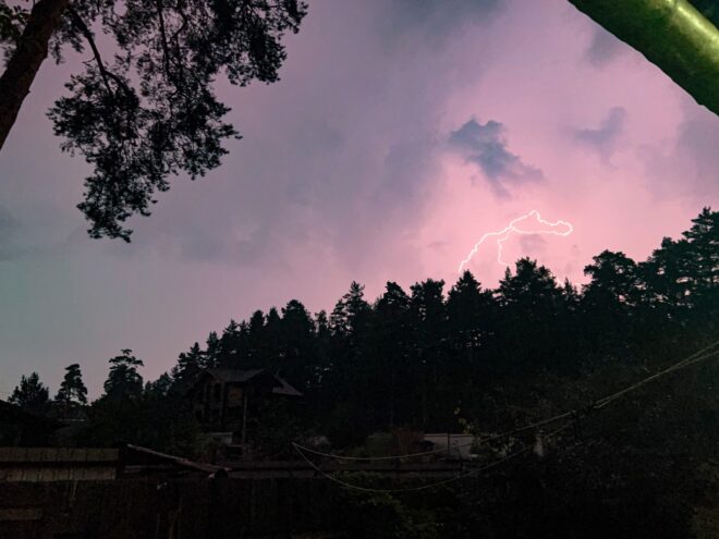 В отдельных районах Тверской области ожидается гроза