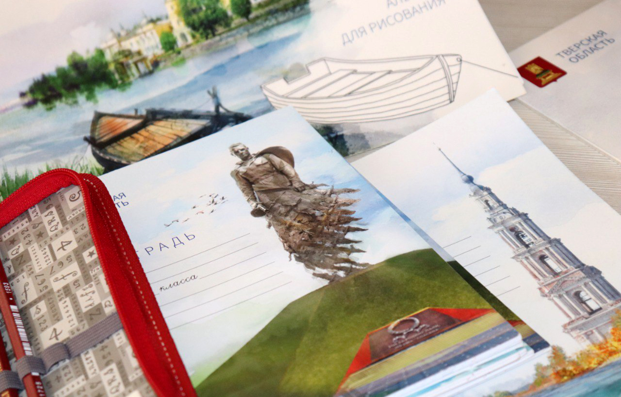 В регионе выдают бесплатные школьные наборы для первоклассников из многодетных, опекаемых семей и семей участников СВО