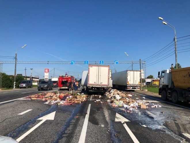 В Конаковском районе в аварии водитель получил открытый перелом голени