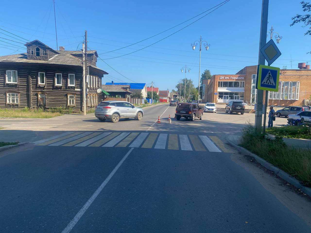 В Кимрах два пенсионера на мопеде попали в аварию В Кимрах два пенсионера на мопеде попали в аварию