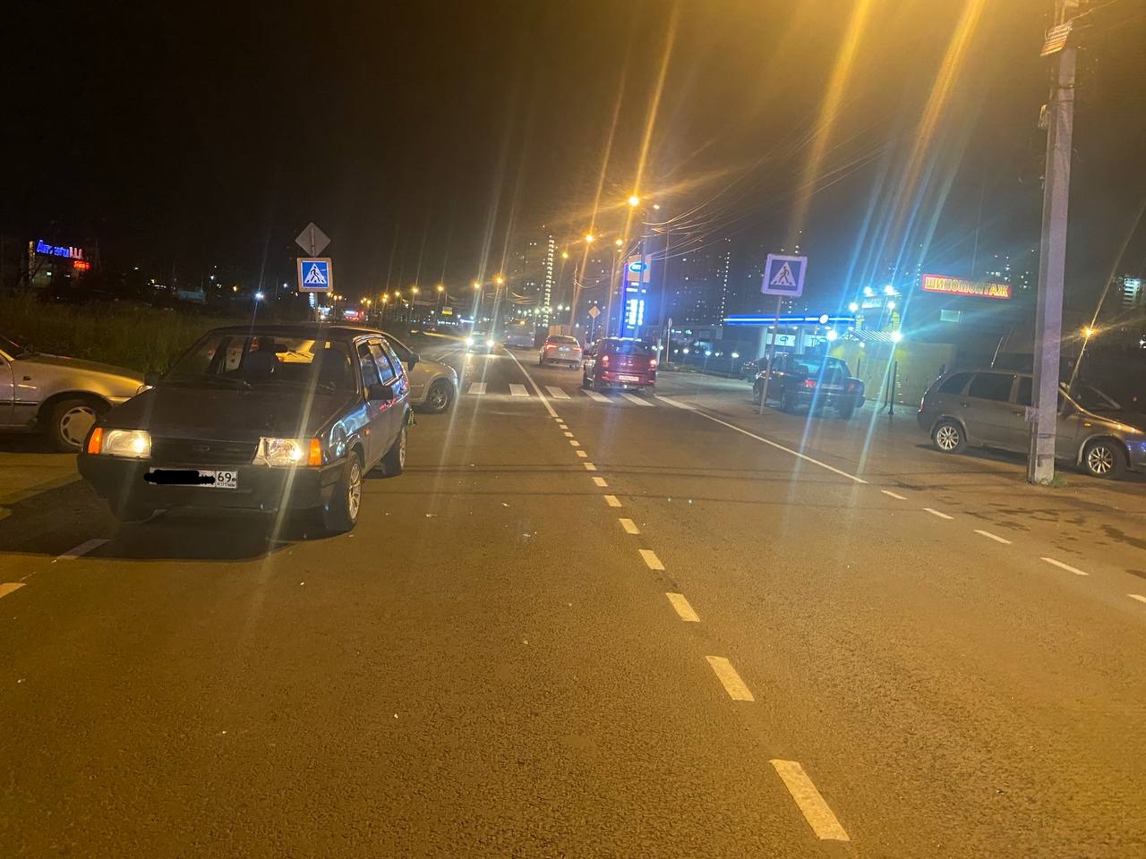 В Твери ВАЗ сбил несовершеннолетнюю девушку на нерегулируемом пешеходном переходе В Твери ВАЗ сбил несовершеннолетнюю девушку на нерегулируемом пешеходном переходе