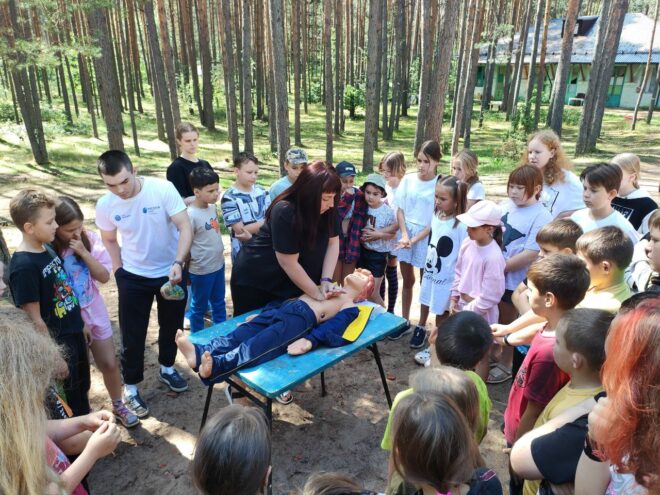 Сотрудники «Тверьэнерго» провели занятие по электробезопасности в детском лагере «Чайка» Сотрудники «Тверьэнерго» провели занятие по электробезопасности в детском лагере «Чайка»