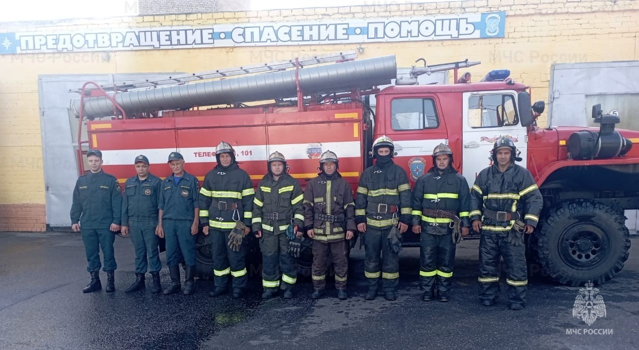 В Кимрах пожарные вывели из задымленного дома четырех человек
