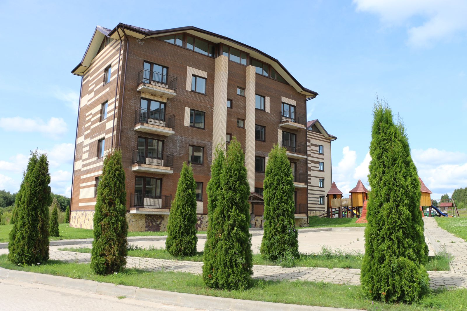 Что выбрать и как купить: обзор жилых комплексов и таунхаусов в Твери и вблизи областного центра