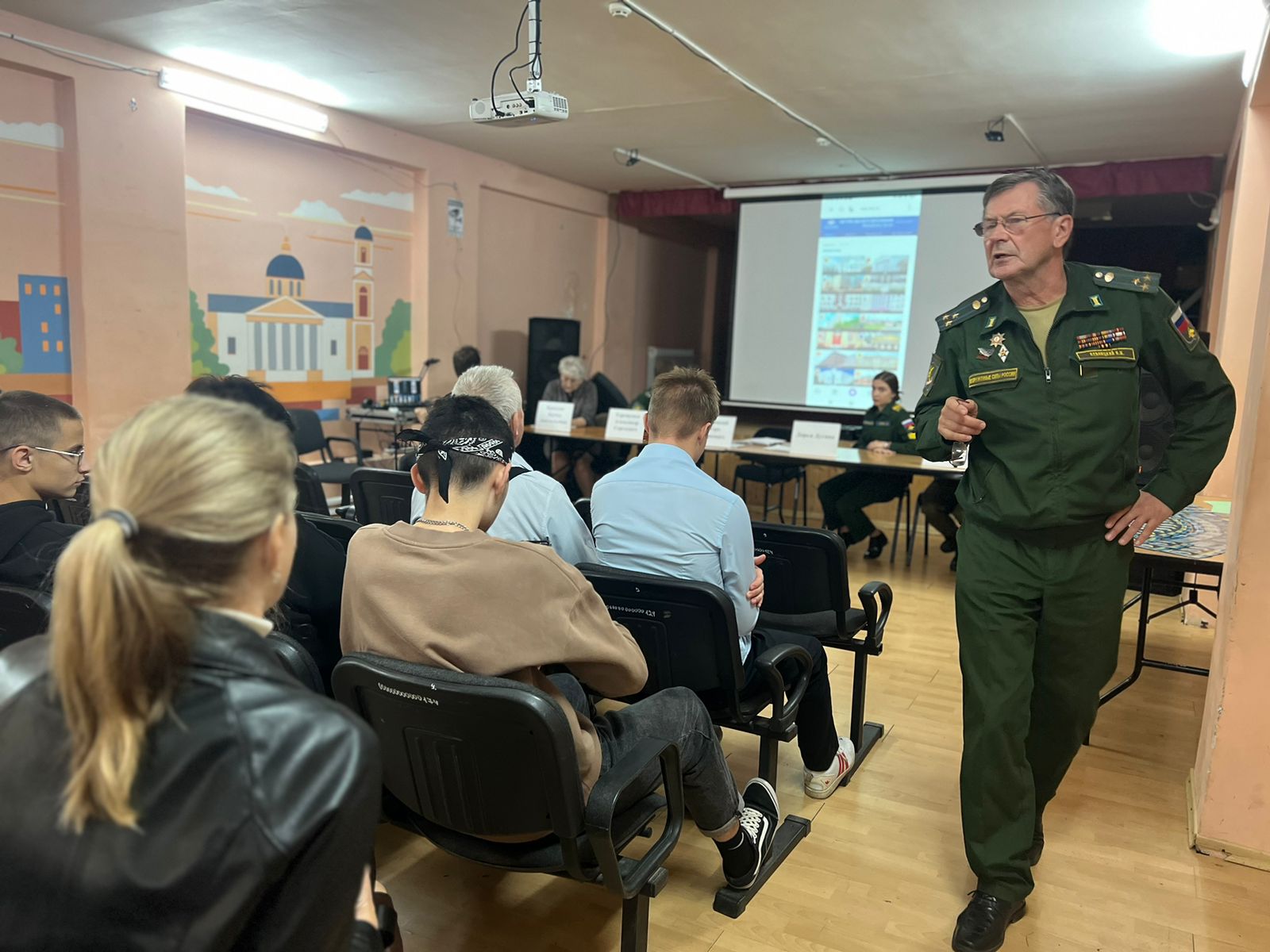 Тверским школьникам рассказали о профессии офицера