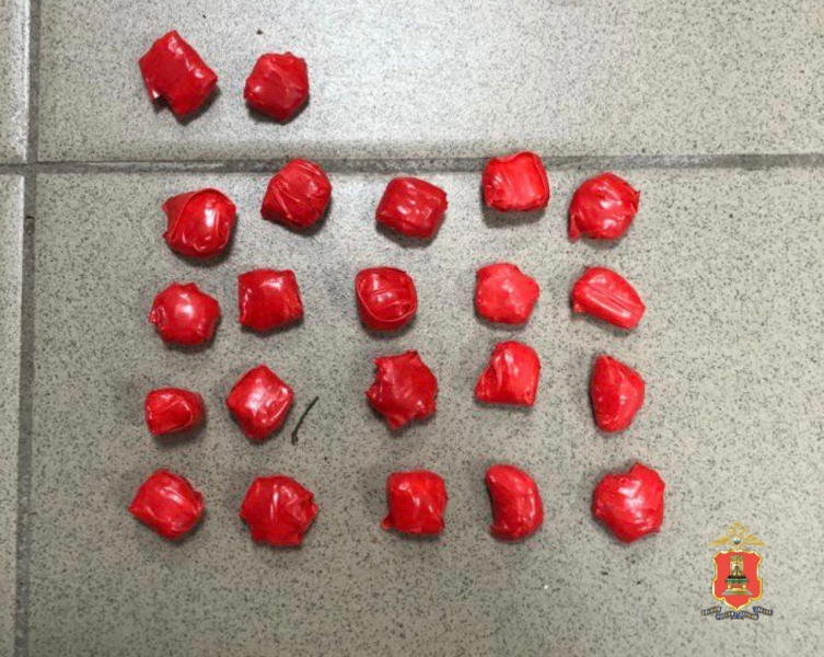 В Твери задержали мужчину с 22 свертками мефедрона В Твери задержали мужчину с 22 свертками мефедрона