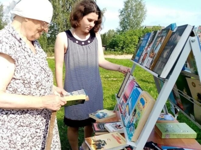 В последние дни лета в Андреапольском округе работала библиотека под открытым небом