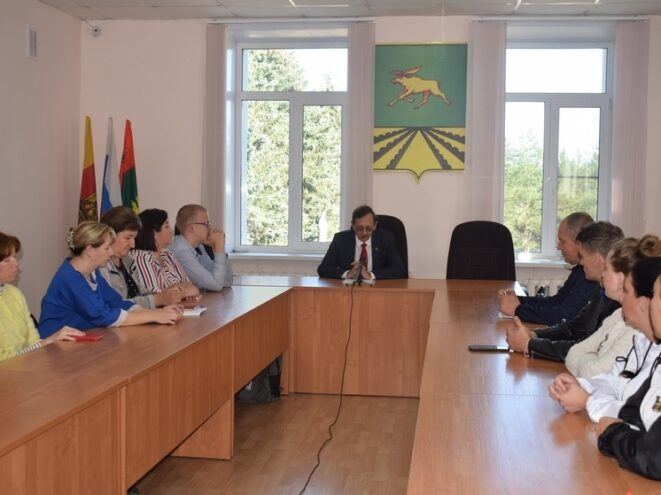 В Оленино Тверской области благоустроят стадион и отремонтируют воинское захоронение В Оленино Тверской области благоустроят стадион и отремонтируют воинское захоронение