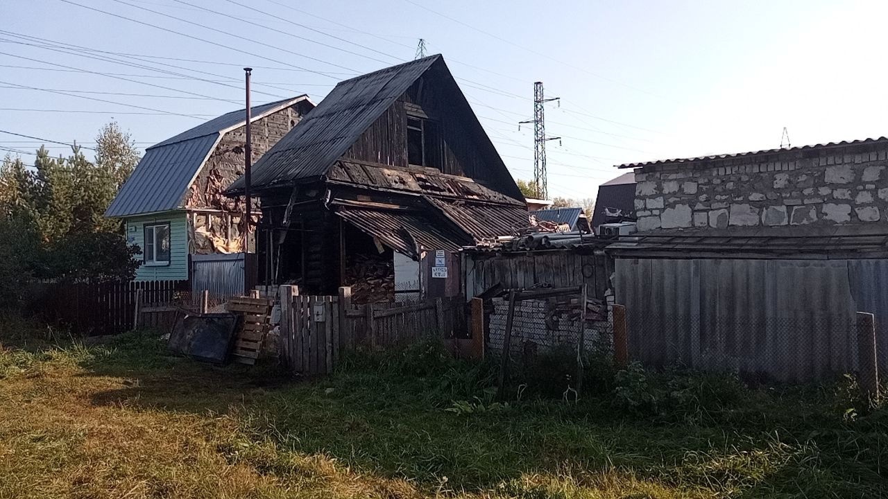В Твери на Кутузова горел жилой дом В Твери на Кутузова горел жилой дом