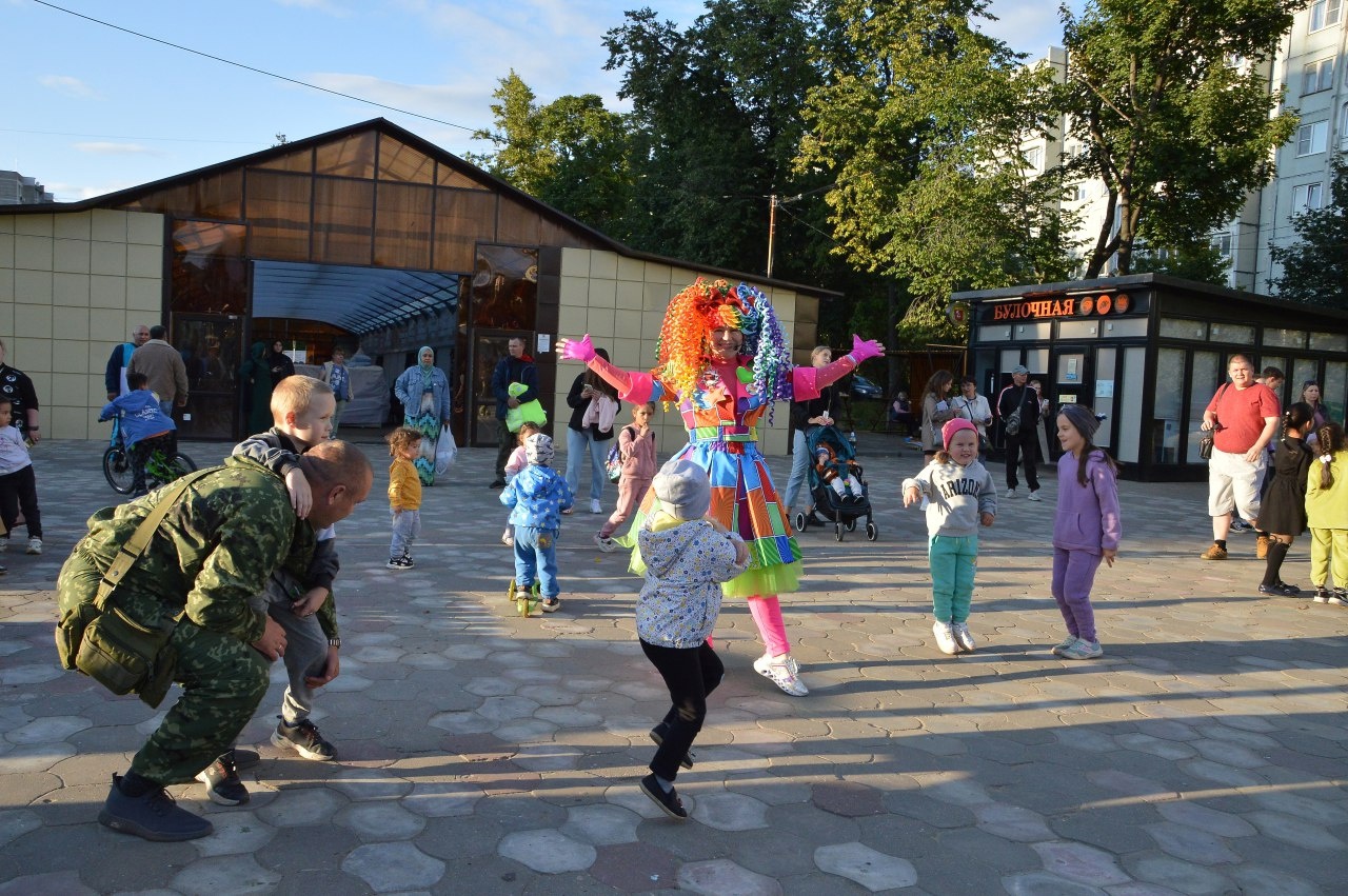 В Твери на бульваре Ногина прошел праздник, посвященный началу нового учебного года В Твери на бульваре Ногина прошел праздник, посвященный началу нового учебного года