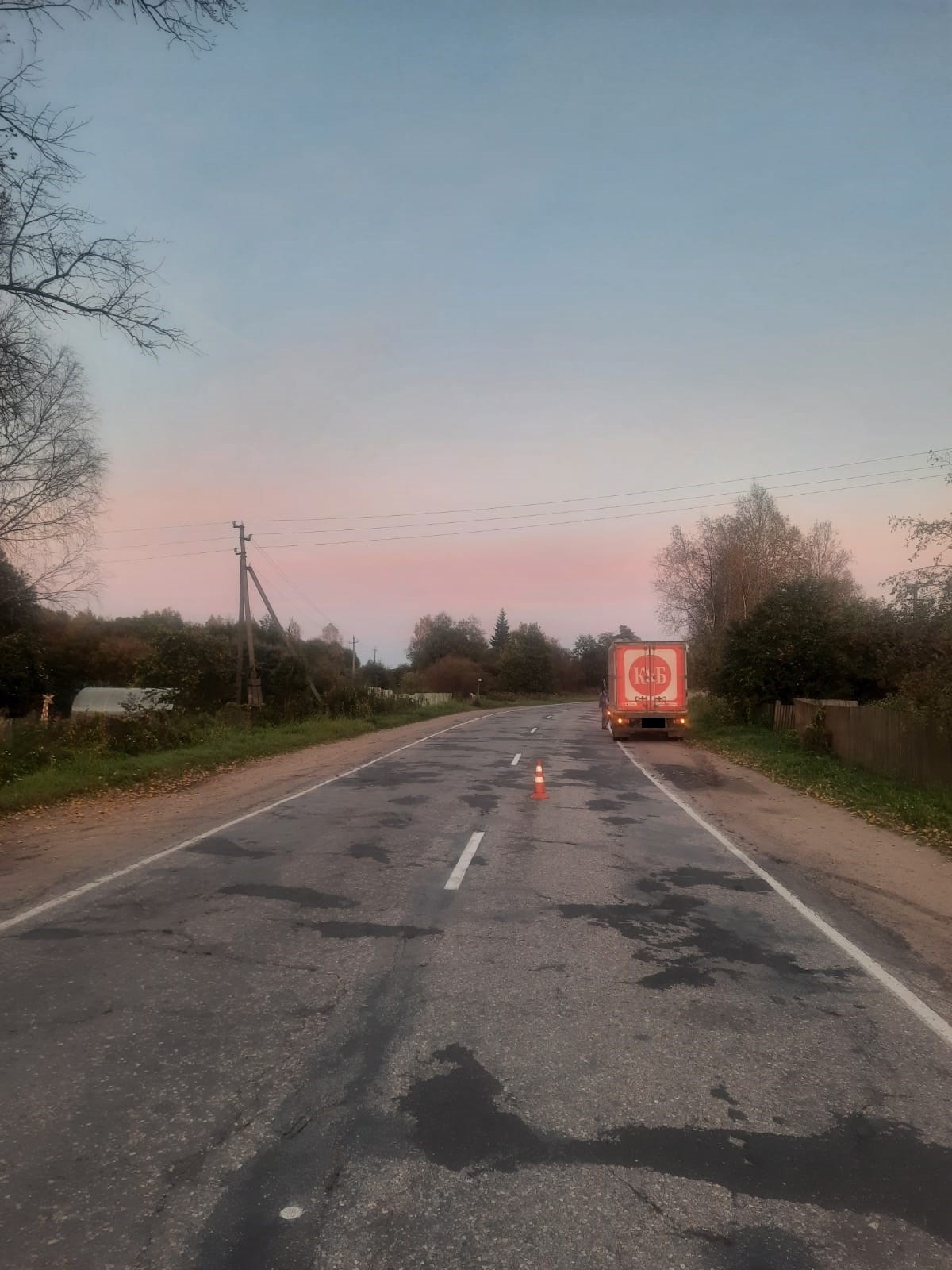 В Нелидовском районе под колеса грузового автомобиля попал ребенок В Нелидовском районе под колеса грузового автомобиля попал ребенок