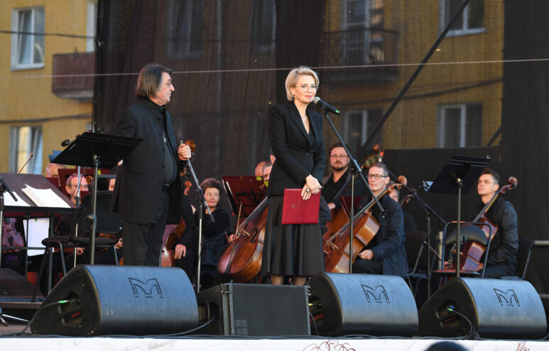 Фестиваль искусств: В Твери под открытым небом прошел концерт оркестра Юрия Башмета