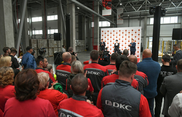 Игорь Руденя принял участие в открытии первого в России высокотехнологичного роботизированного складского комплекса АО «ДКС»