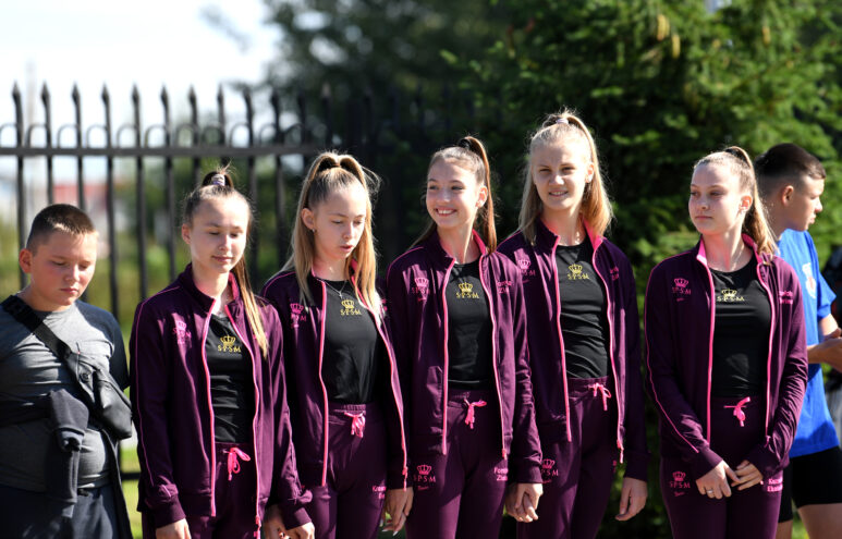 В Твери в память о жертвах террора высадили 12 кленов В Твери в память о жертвах террора высадили 12 кленов