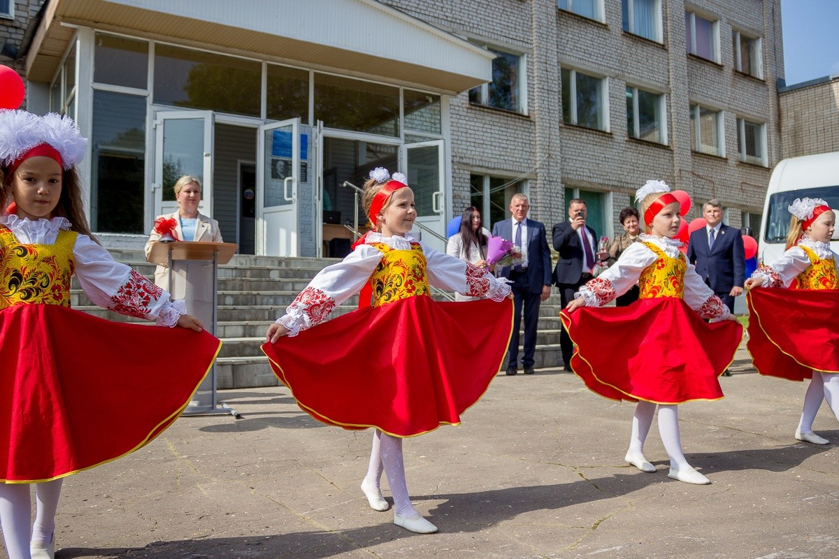 Торжественная линейка прошла в Калашниковском колледже Торжественная линейка прошла в Калашниковском колледже