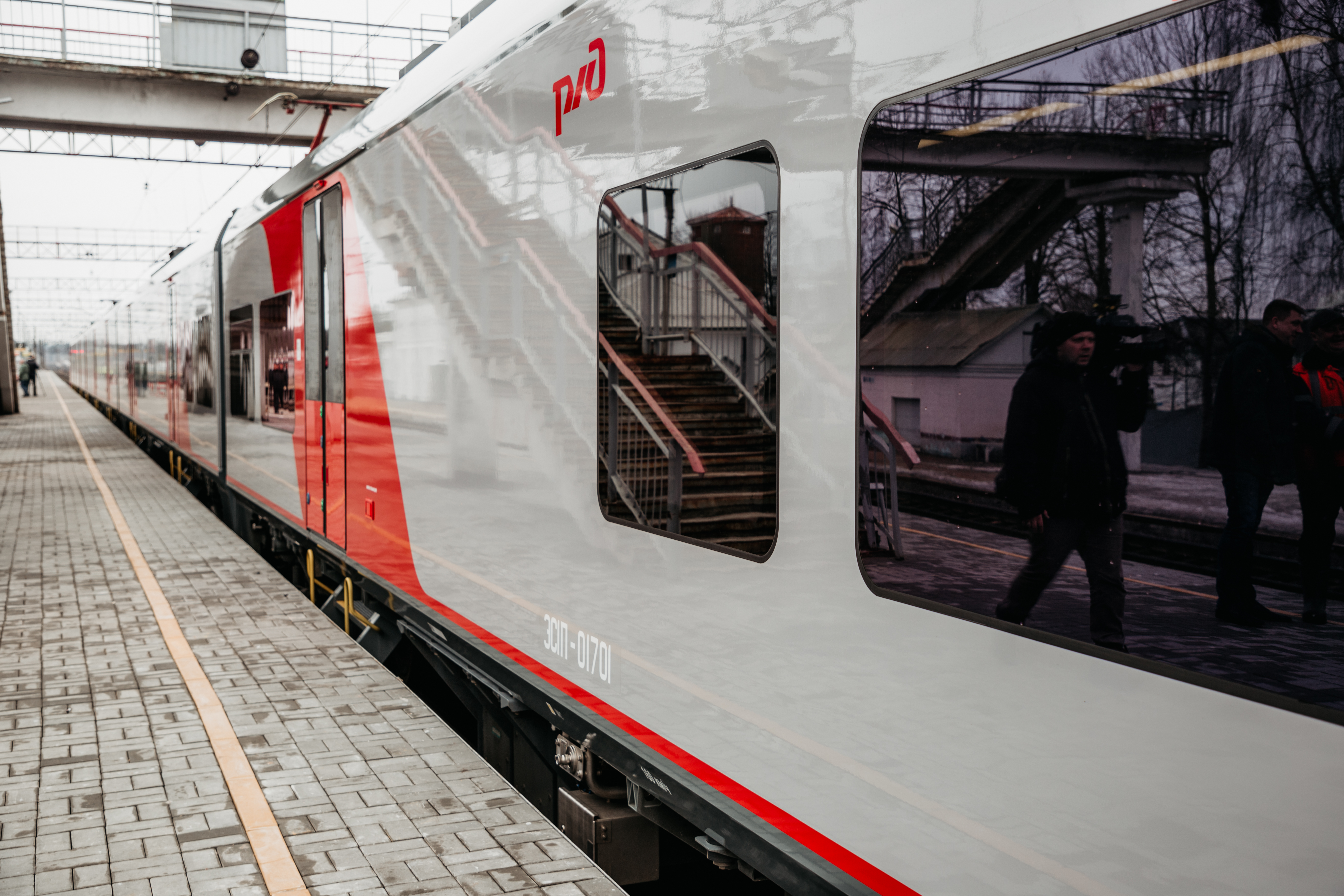 В Твери сняли с поезда москвичку из-за мелкого хулиганства В Твери сняли с поезда москвичку из-за мелкого хулиганства
