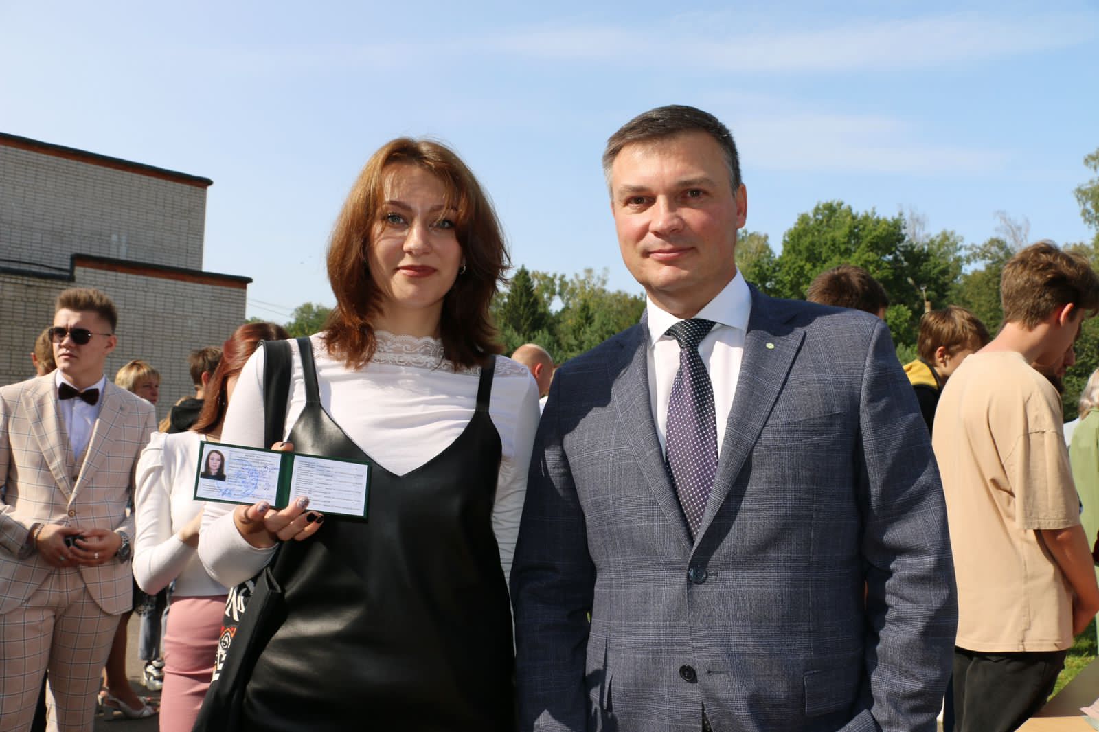 Управляющий Тверским отделением Сбербанка поздравил студентов Верхневолжья с Днем знаний Управляющий Тверским отделением Сбербанка поздравил студентов Верхневолжья с Днем знаний