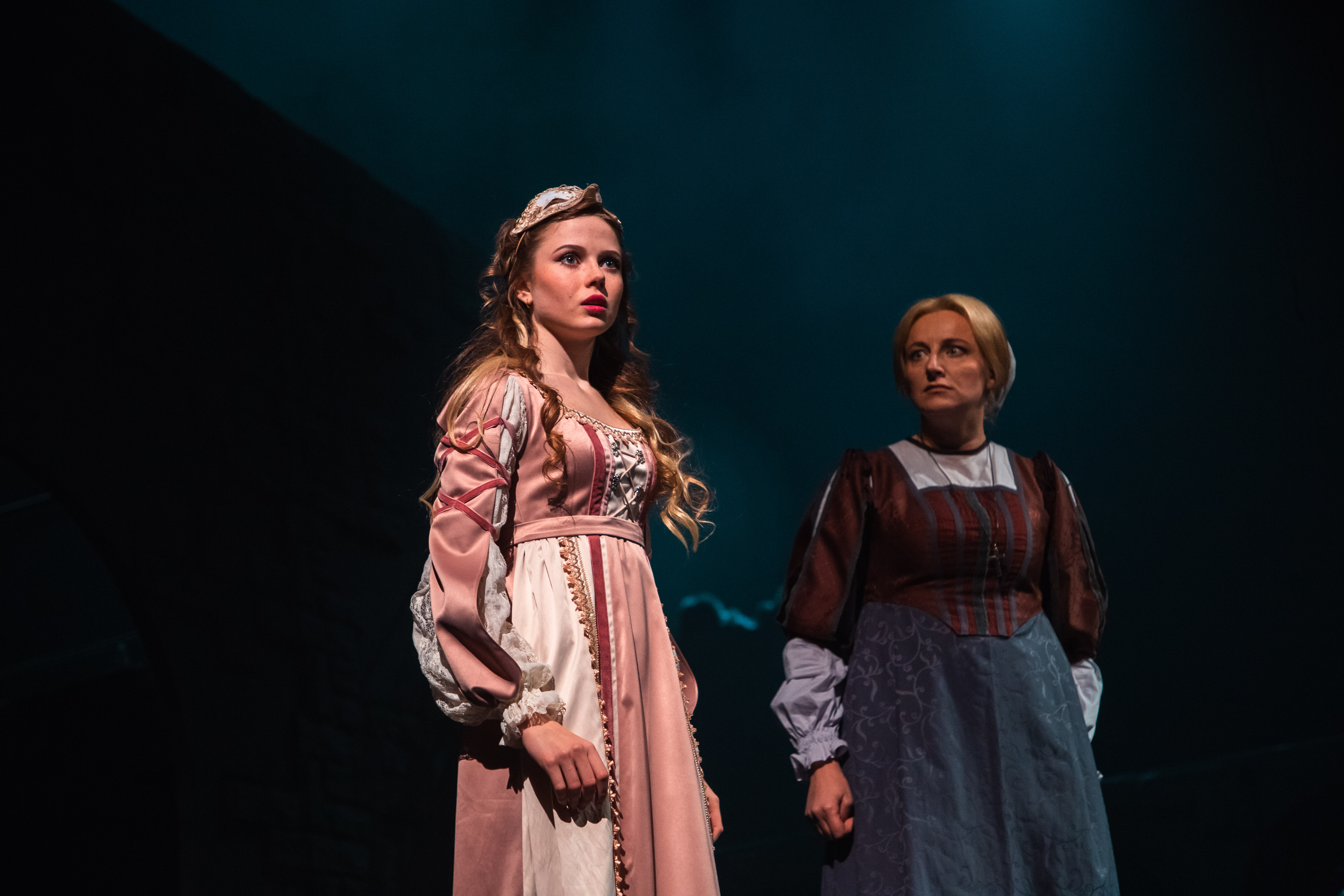 Семь смертей за три часа: В Твери представили неожиданную трактовку пьесы "Ромео и Джульетта"