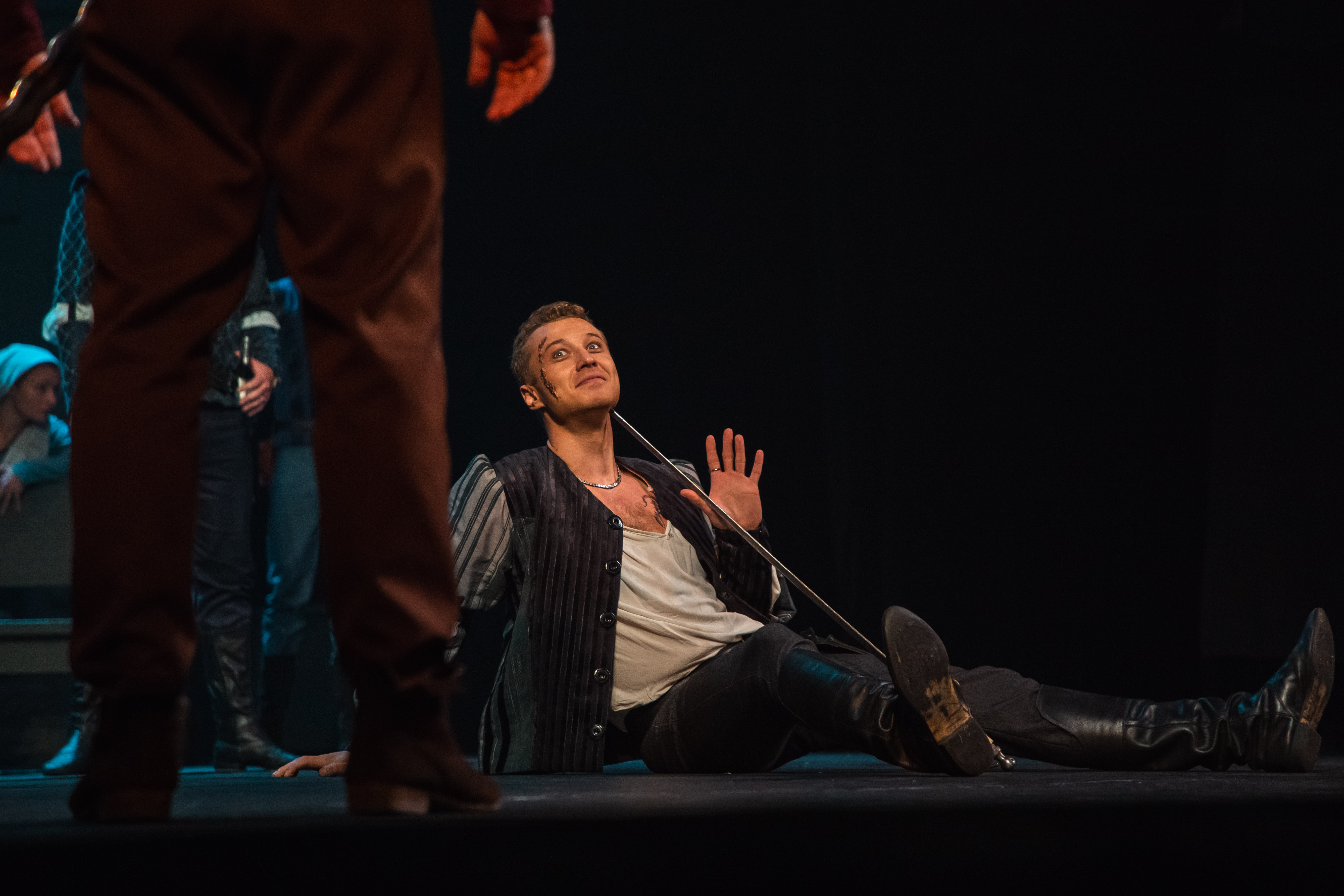 Семь смертей за три часа: В Твери представили неожиданную трактовку пьесы "Ромео и Джульетта"