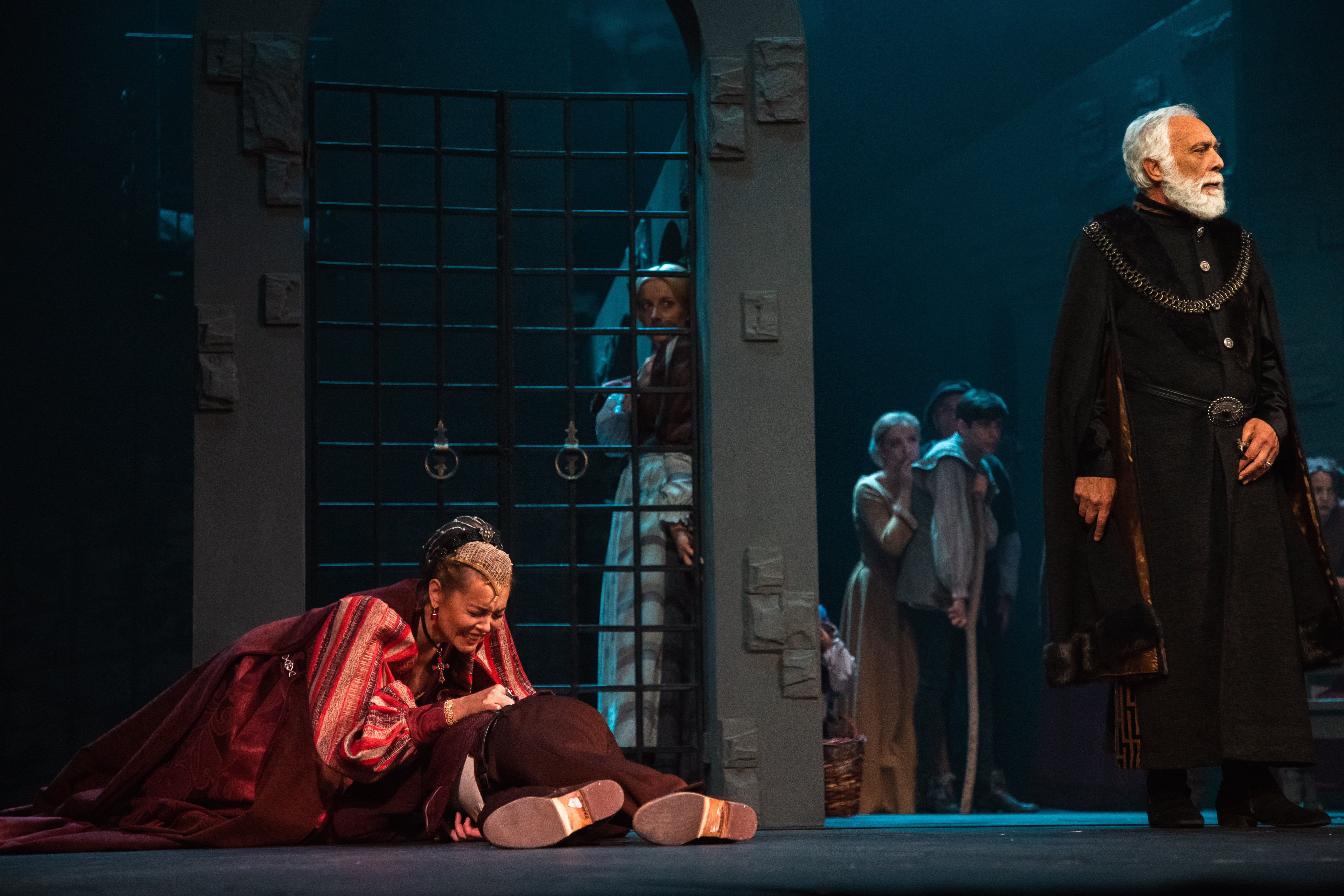 Семь смертей за три часа: В Твери представили неожиданную трактовку пьесы "Ромео и Джульетта"