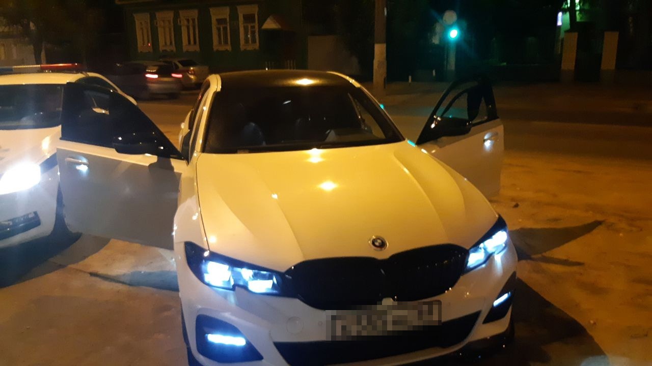 В Твери сотрудники ГИБДД оштрафовали автолюбителей за тонировку В Твери сотрудники ГИБДД оштрафовали автолюбителей за тонировку