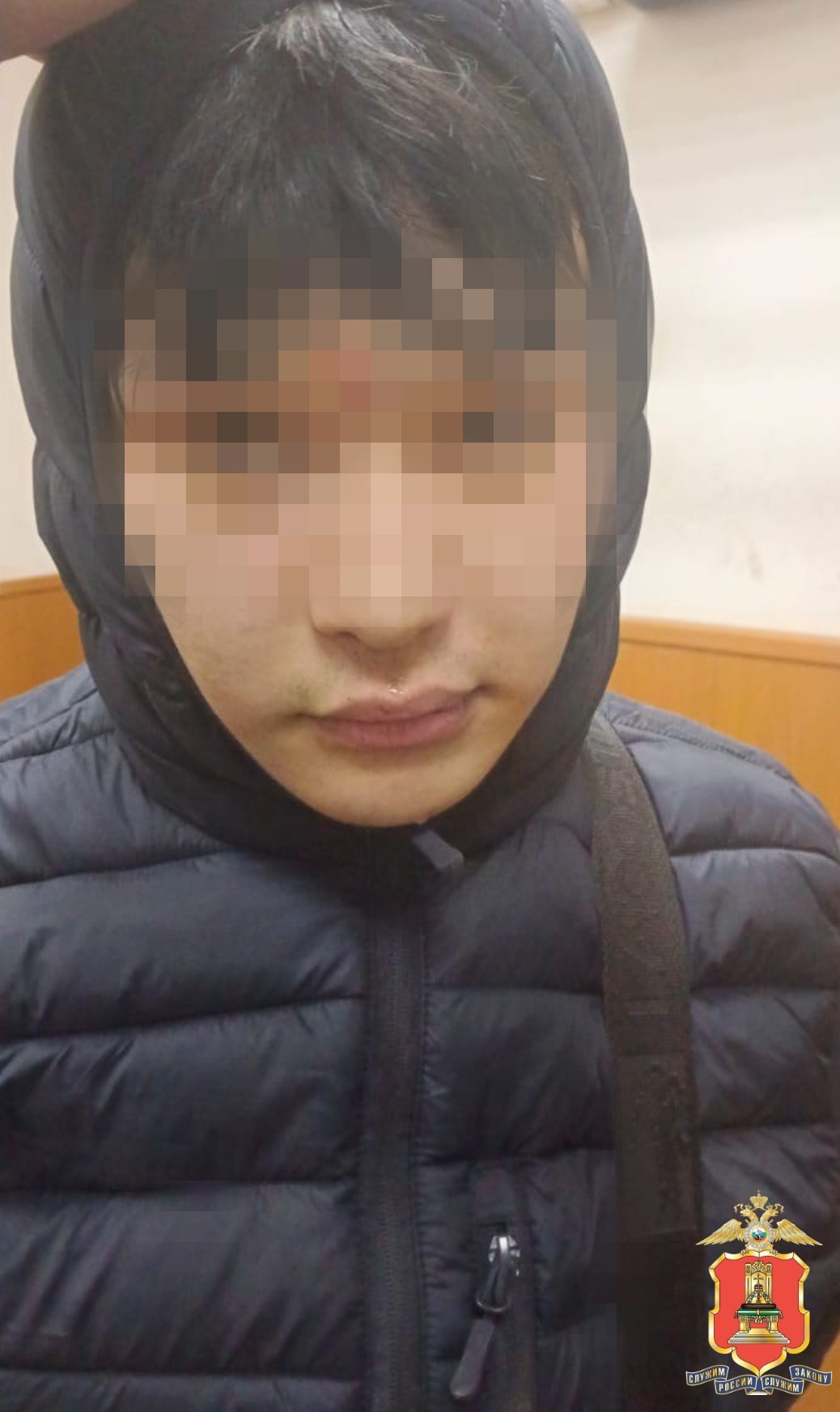 Больше 100 свертков с наркотиками обнаружили у 18-летнего москвича в Твери