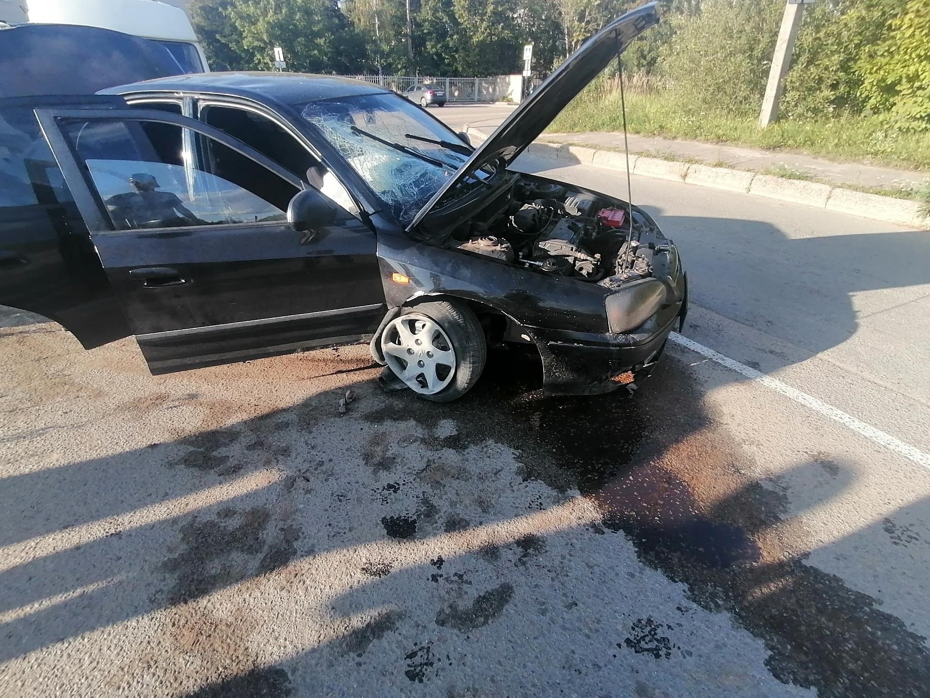 В Тверской области из-за взорвавшегося колеса иномарки четыре человека получили травмы В Тверской области из-за взорвавшегося колеса иномарки четыре человека получили травмы