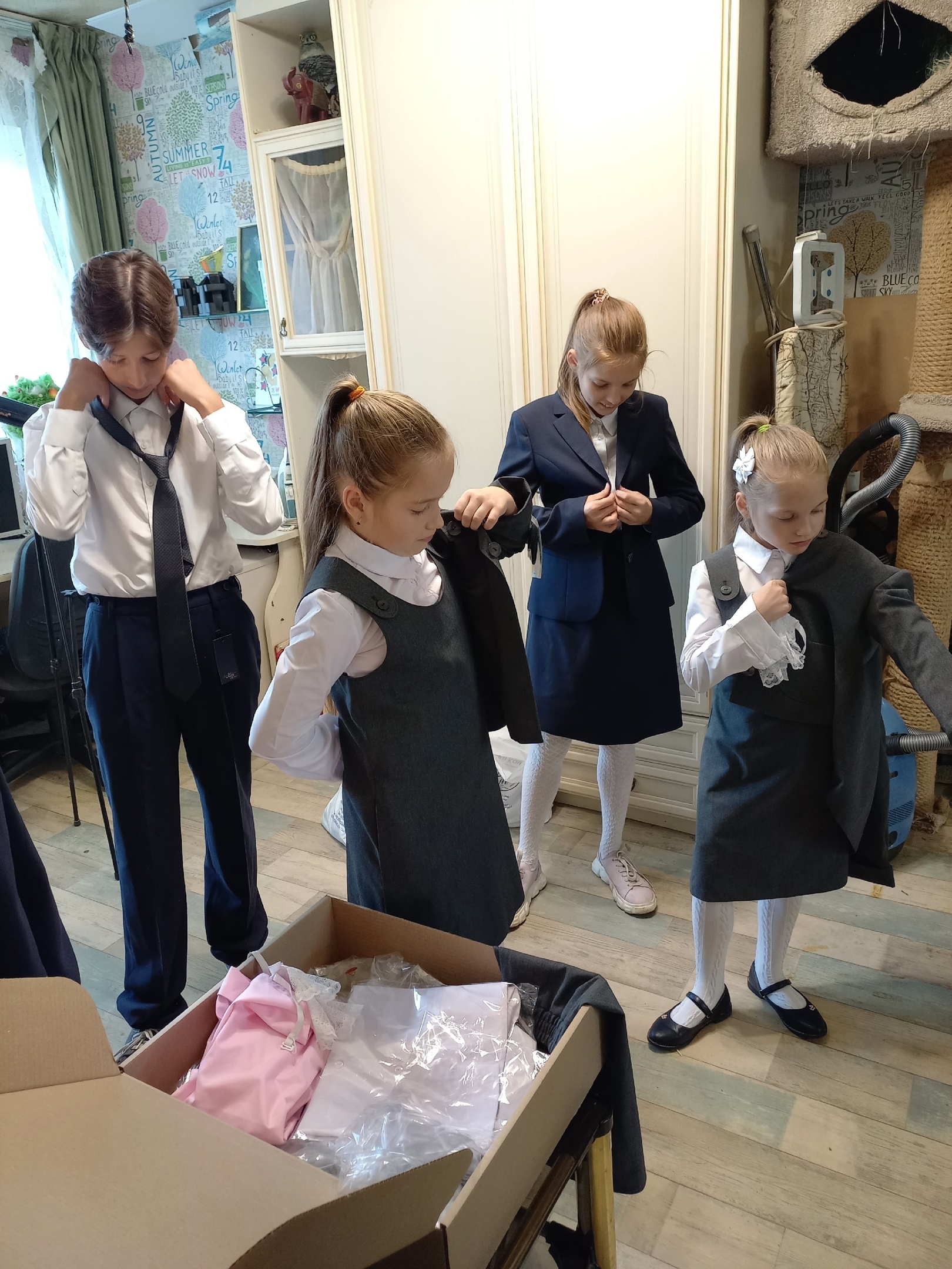 Многодетная мама из Твери оценила новую школьную форму Многодетная мама из Твери оценила новую школьную форму