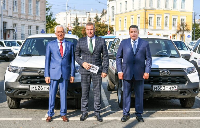 Новый автомобиль передали Торопецкой центральной районной больнице