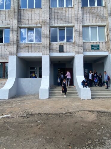 В Нелидово отремонтировали крыльцо школы В Нелидово отремонтировали крыльцо школы