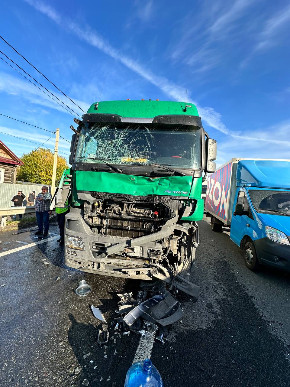 В массовом ДТП на трассе М-10 в Тверской области пострадали два человека
