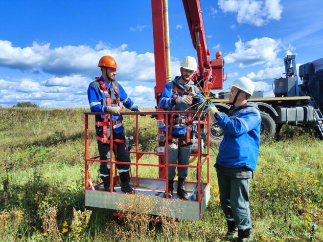 «Тверьэнерго» устанавливает птицезащитные устройства на ЛЭП для повышения надежности электроснабжения «Тверьэнерго» устанавливает птицезащитные устройства на ЛЭП для повышения надежности электроснабжения